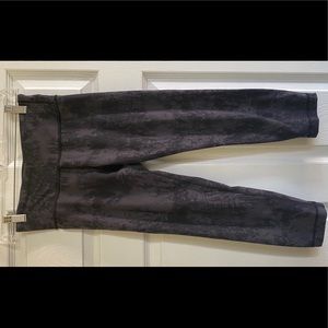 Lululemon pattered leggings size 4